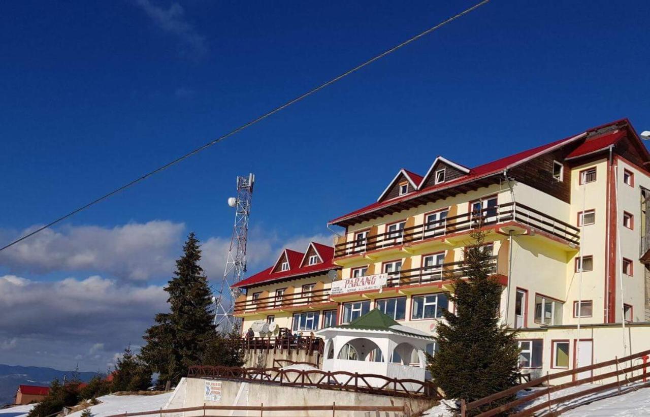 Vila Parang Petroşani Buitenkant foto